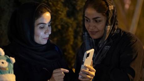 Iran hebt WhatsApp Verbot auf – World