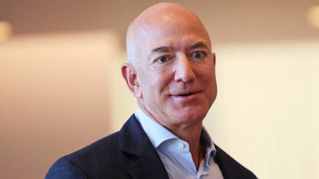 Jeff Bezos‘ Amazon spendet 1 Million Dollar an Trump –