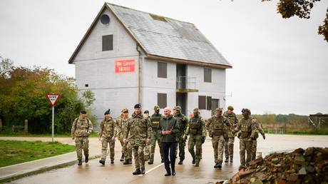 Kiews westliche Unterstuetzer sind vorsichtig bei der Ausbildung von Soldaten