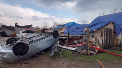 Mehrere Tornados trafen das texanische Gebiet Houston wobei einer getoetet