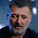 Steven Moffat verurteilt generative KI und sagt Menschen seien billiger