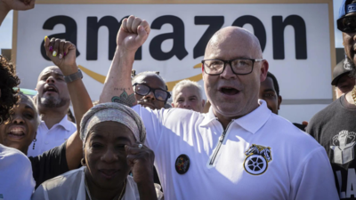 Streik der Amazon Arbeiter Teamsters sagen dass Amazon Arbeiter in mehreren Einrichtungen