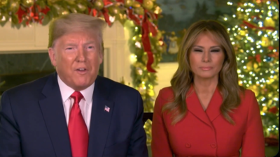 Trump sorgt als DJ bei der Weihnachtsfeier in Mar a Lago fuer