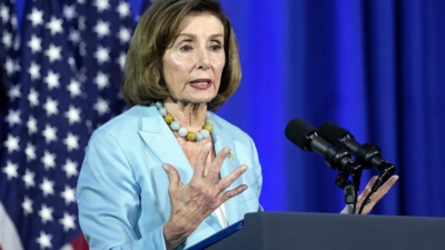 Verletzung von Nancy Pelosi Nancy Pelosi wurde nach einer Verletzung