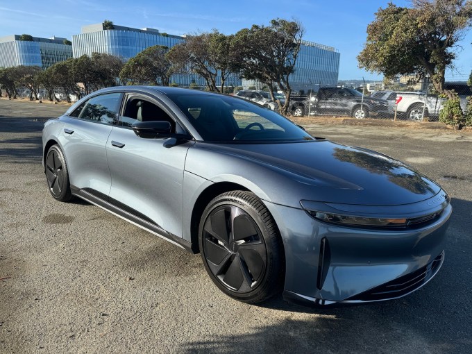 lucid air pure EV