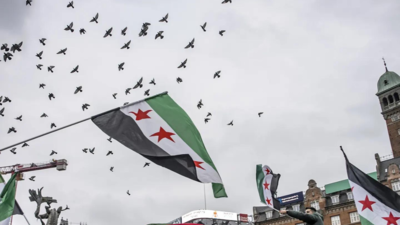 „Unabhaengigkeit von Assad Wie sich die Rebellenflagge von der aktuellen