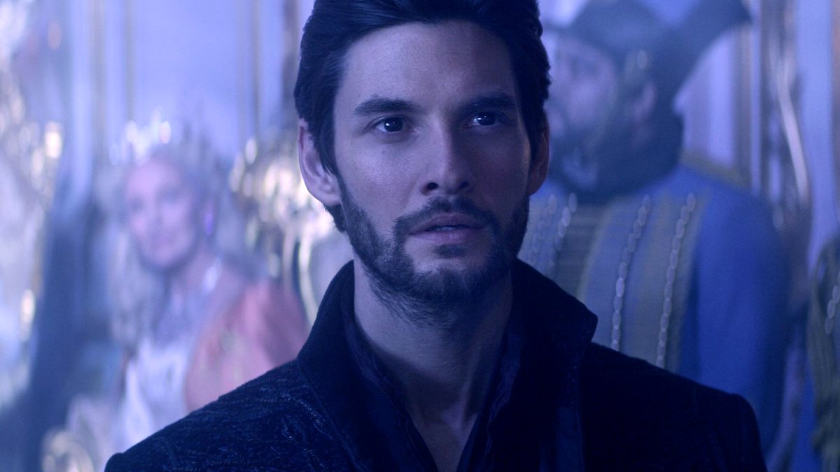 Ben Barnes in Shadow and Bone als Teil eines Artikels über TV-Sendungen, die zu früh abgesetzt wurden.