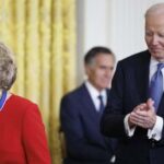 Biden verleiht Hillary Clinton und George Soros die Medaille der