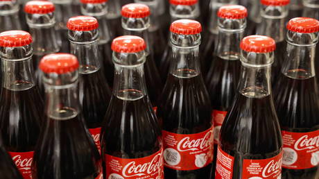 Coca Cola startet Massenrueckruf in Europa World