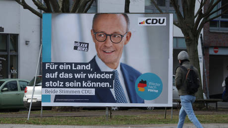 Deutsche Konservative verbuendet sich mit rechtsem Rang in Migration World