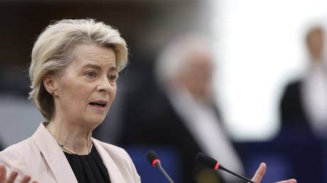 EU Abgeordnete von der Leyen leidet an „schwerer Lungenentzuendung – Sprecher