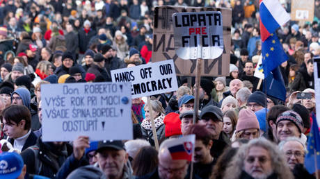 EU Staat will „auslaendische Ausbilder ausweisen die einen Putsch planen –