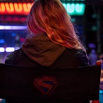 James Gunn teilt das erste Foto von Supergirl Set