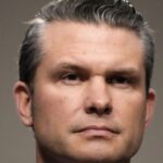 Rassistisch extremistisches Tattoo Wie Pete Hegseth auf eine Frage zu umstrittener