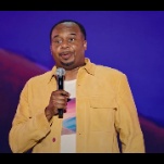 Roy Wood Jr spricht im Trailer zu „Lonely Flowers ueber