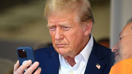 Trump neckt TikTok Entscheidung – World