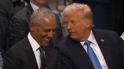 Trump und Obama lachen gemeinsam ueber Jimmy Carters Beerdigung und