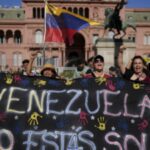 Venezuelas Maduro leistet inmitten von Protesten und internationaler Zurechtweisung einen