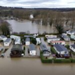 Wetter in Grossbritannien Schwere Ueberschwemmungen und Winterwetter beeintraechtigen das Leben