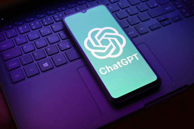 Das ChatGPT -Logo wird auf einem Smartphone -Bildschirm angezeigt