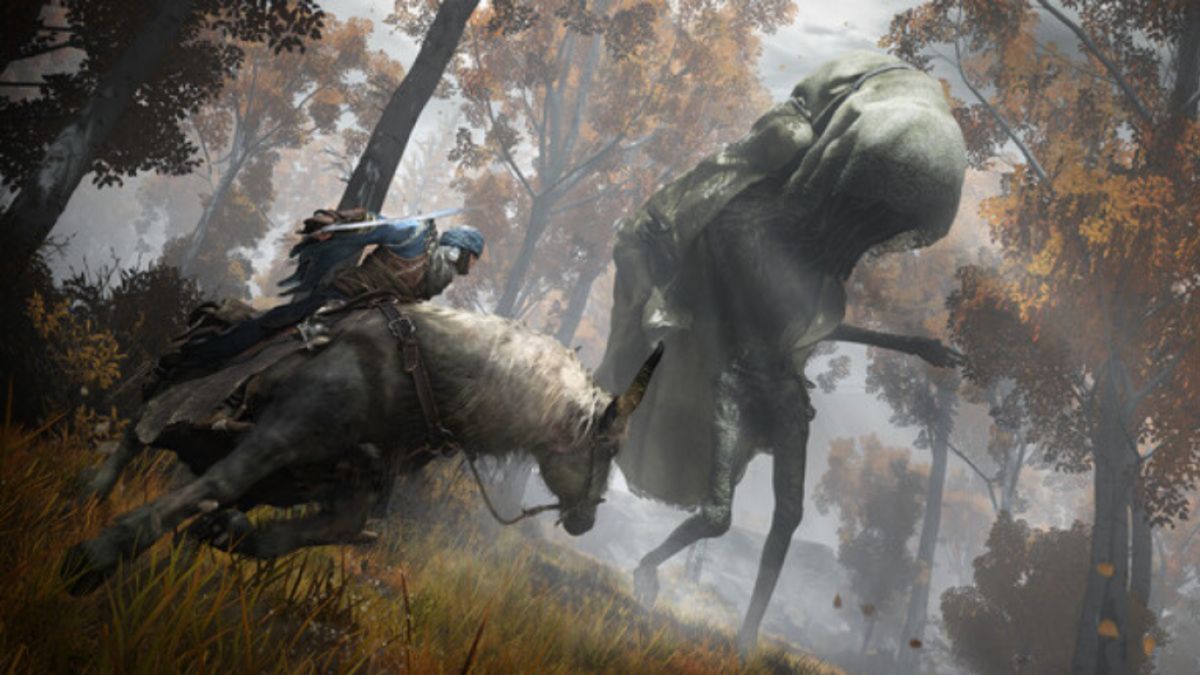 Elden Ring Gameplay Screenshot mit einer Figur auf einem Pferd, das gegen ein riesiges und furchterregendes Monster im Rahmen eines Artikels über Spiele mit großem Wiederholungswert steht.