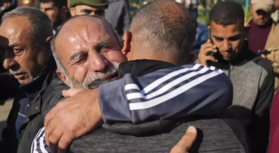 Emotionale Szenen im Westjordanland Jerusalem als ueber 300 Palaestinenser zurueckkehren.webp