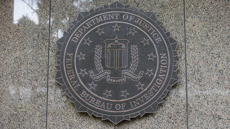 FBI uebertraegt Details von 5000 Mitarbeitern die an Faellen am