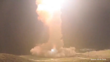 US Tests testet nuklearem ICBM Video World