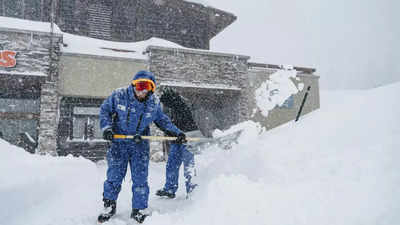 Wintersturm Wintersturm anregt Chaos Schneestuerme Ueberschwemmungen Schlammlawinen und Tornados Teig