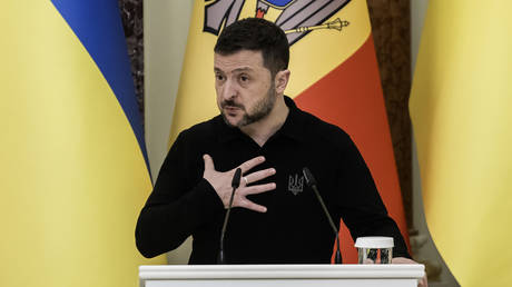 Zelensky ist ein Semi Dictator Rumaenische Wahl des Vorreiters World