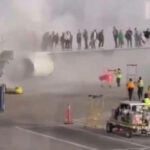 American Airlines Boeing 737 platzt in Flammen Videos World