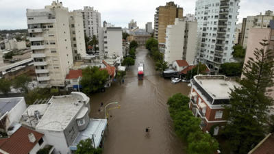 Argentiniens Bahia Blanca zerstoert von toedlichem Regensturm und hinterlaesst 13