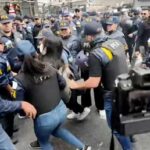 Beobachten Sie die argentinische Polizei brutalisieren Rentner bei Rally in