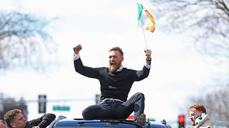 Conor McGregor Touts fuer die irische Praesidentschaft World