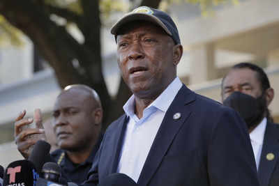 Der US Repraesentant Sylvester Turner stirbt mit 70 Jahren nur