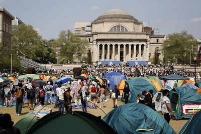 Die Columbia University Boegen zum Druck des Bundes und stimmt