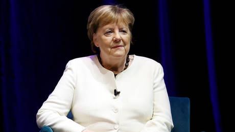 Merkel Slams Putinversteher Hexenjagd World