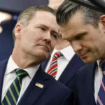 Pete Hegseth oder Mike Waltz Wer ist fuer das Leck