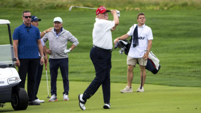 WATCH Virales Video von Donald Trump Lumpeln bei Golf Course