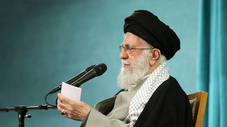 West nutzende nukleare Gespraeche um die Dominanz auszuueben Khamenei