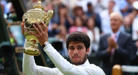 Alcaraz simpose a Wimbledon comme le roi du tennis battant