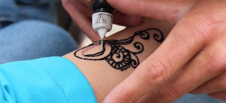 Attention aux tatouages ​​temporaires au henne noir Ils peuvent