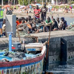 Au moins trois cents migrants portes disparus lors dun voyage