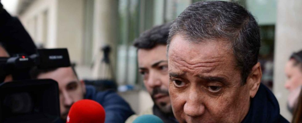 Eduardo Zaplana est opere en urgence et place un stimulateur