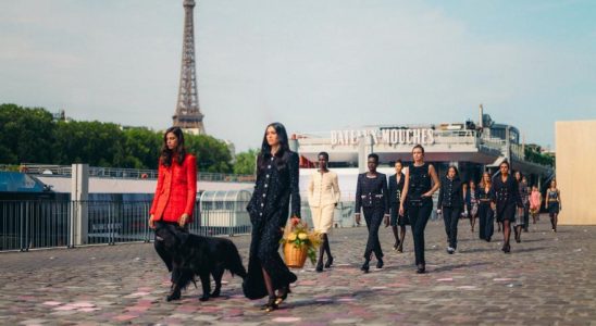 Haute Couture Des deesses feministes des Parisiennes sophistiquees et des