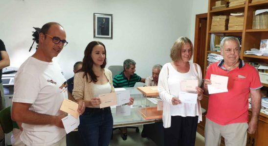 Ils ferment le bureau de vote en 26 secondes apres