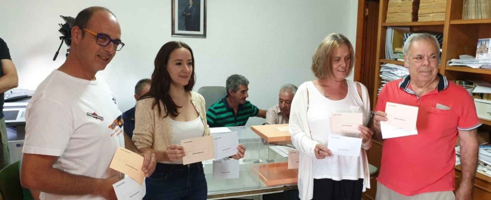 Ils ferment le bureau de vote en 26 secondes apres