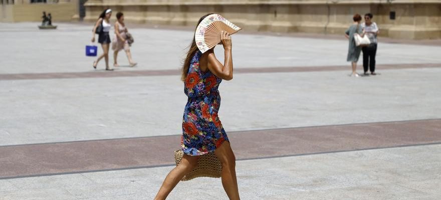 Les places de Saragosse rougissent pendant la canicule