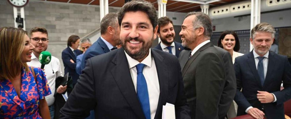 Lopez Miras exhorte Vox a faciliter son investiture a Murcie