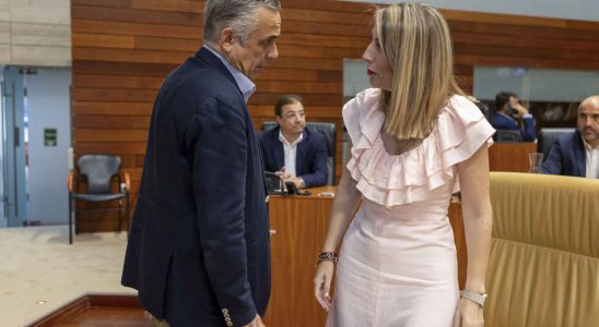 Maria Guardiola remet a Vox le senateur regional du PP